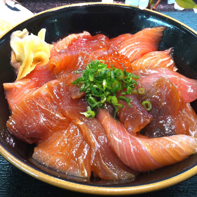 ぶり　づけ丼　日本海　鳥取　山陰　鮮魚　海鮮丼